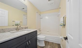 1848 Ridgeview Circle Dr, Ballwin, MO 63021