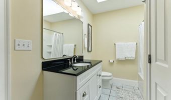 582 Trapelo Rd 582, Belmont, MA 02478