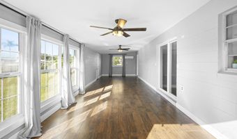 1617 Paradise Ln, Astor, FL 32102