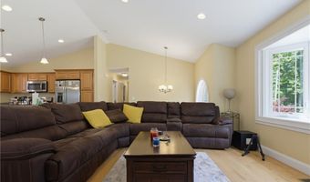 102 Bramble Bush Rd, Coventry, RI 02816