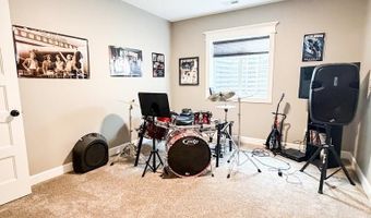 6560 E Crown Cres, Ammon, ID 83406