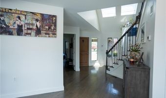 9 Katelan Ct, Cranston, RI 02921