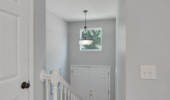 318 Windyoak Dr, Ballwin, MO 63021