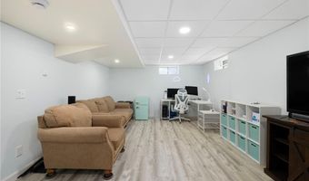 110 Osprey Dr, East Greenwich, RI 02818