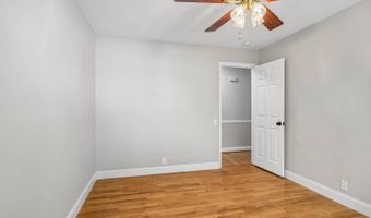 318 Algonquin Dr, Ballwin, MO 63011