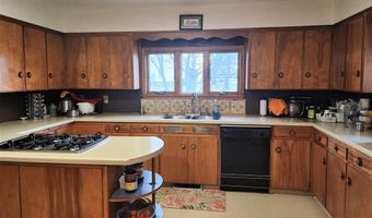 319 E Elm St, Algona, IA 50511