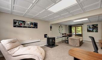 114 Tiffany Ln, Bristol, CT 06010