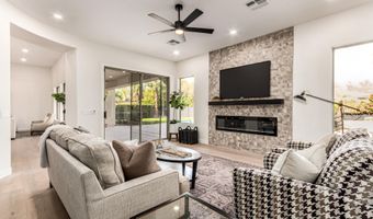 940 W MACAW Dr, Chandler, AZ 85286