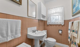 14 Larboard St, Beachwood, NJ 08722