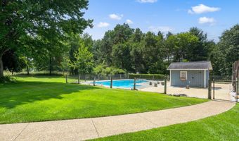 970 Cramton Ave NE, Ada, MI 49301