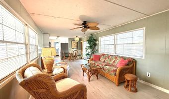 134 W SAINT ANNES Cir, Apollo Beach, FL 33572