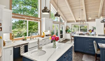 855 Reiten Dr, Ashland, OR 97520