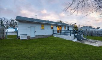 46 Bowline St, Beachwood, NJ 08722