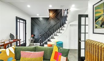 27 S Baptist St, Newport, RI 02840