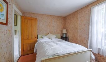 16 Francestown Rd, Bennington, NH 03442