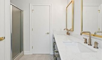 30 Dutchess Dr, Cranston, RI 02921