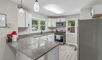 601 1st St E, Altoona, IA 50009