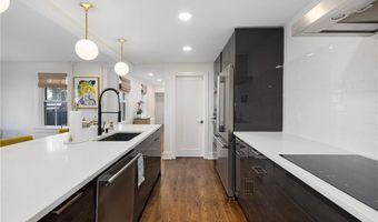 23 Mt. Vernon St, Newport, RI 02840