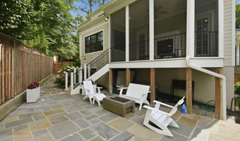 3555 N DICKERSON St, Arlington, VA 22207