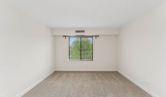 1605 E Central Rd 411B, Arlington Heights, IL 60005