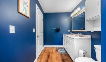 51 Knoll Crest Dr, Bangor, ME 04401