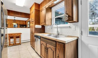 21 Dockage Rd, Bayville, NJ 08721