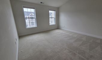 12 Putnam Ln, Danbury, CT 06810