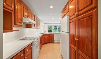 151 S Main St, Allentown, NJ 08501