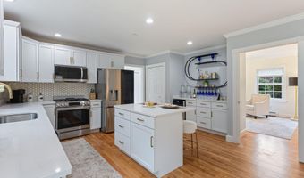 12 Summit Ter, Falmouth, ME 04105