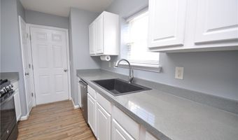 202 Thorncrest Dr, Apex, NC 27539