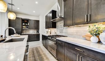 6525 E CAVE CREEK Rd 301, Cave Creek, AZ 85331
