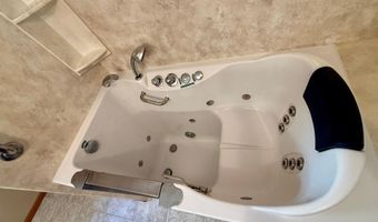 236 Wilson St, Alden, MN 56009