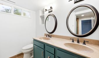1007 Evergreen Rd, Anchorage, KY 40223
