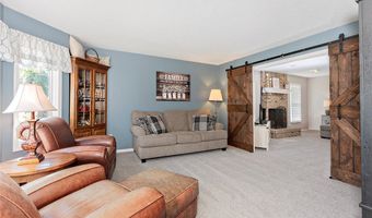 565 Walnut Ridge Trl, Aurora, OH 44202