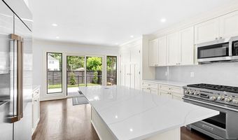 309 Clinton Ave, Bergenfield, NJ 07621