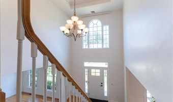 9 Elizabeth Dr, Lincoln, RI 02865