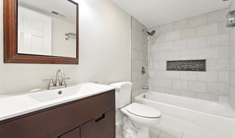 27 Pheasant Run 27, Cromwell, CT 06416