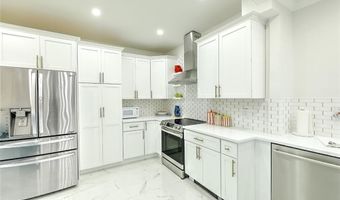 27 S Baptist St, Newport, RI 02840