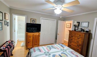 2474 Woodridge Dr, Asheboro, NC 27205