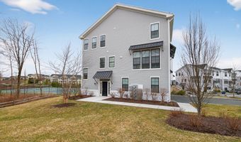 5 Brentwood Cir, Danbury, CT 06810