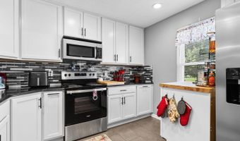 4747 Albrook Dr, Columbus, OH 43228