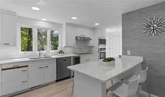 12 Kenmore Way, Lincoln, RI 02865