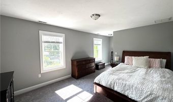 37 Iroquois Rd, Cumberland, RI 02864
