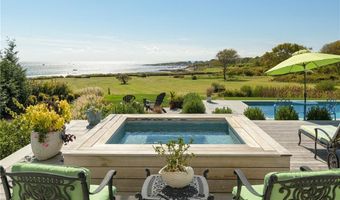 71 Cliff Dr, Narragansett, RI 02882