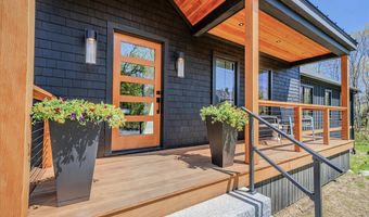 16 Cottage St, Belfast, ME 04915