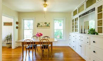 21 Elm St, Belfast, ME 04915
