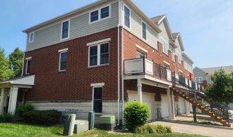 208 W HYDE St, Arlington Heights, IL 60005