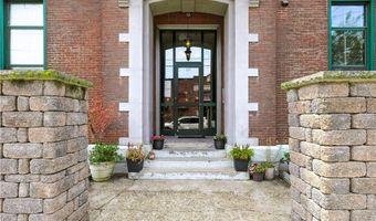 120 S 15th St 301, Airville, PA 15203