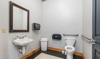 726 Veterans Memorial Dr, Abbeville, LA 70510