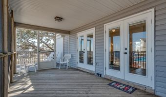 8 Bass St, Alligator Point, FL 32346